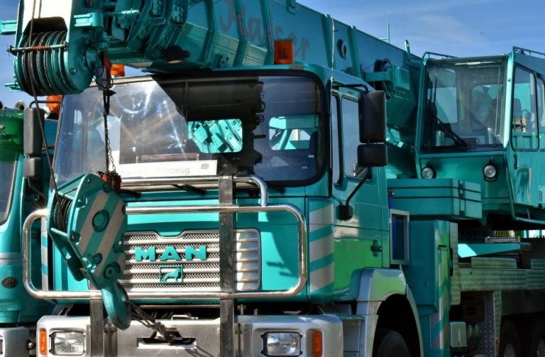 Home Robuuste autolaadkraan met hefcapaciteit tot 5000 kg voor veilig laden en lossen van zware goederen